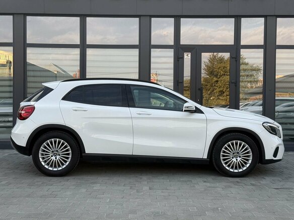 2018 Mercedes-Benz GLA 250 I (X156) Рестайлинг, белый - вид 4
