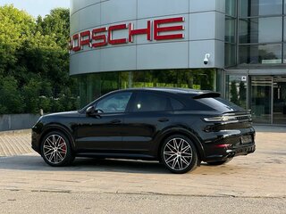 2026 Porsche Cayenne GTS Coupé III Рестайлинг, чёрный, 26400000 рублей, вид 2