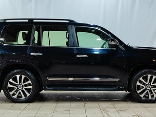 2019 Toyota Land Cruiser 200 Series Рестайлинг 2, чёрный, 9300000 рублей, вид 3