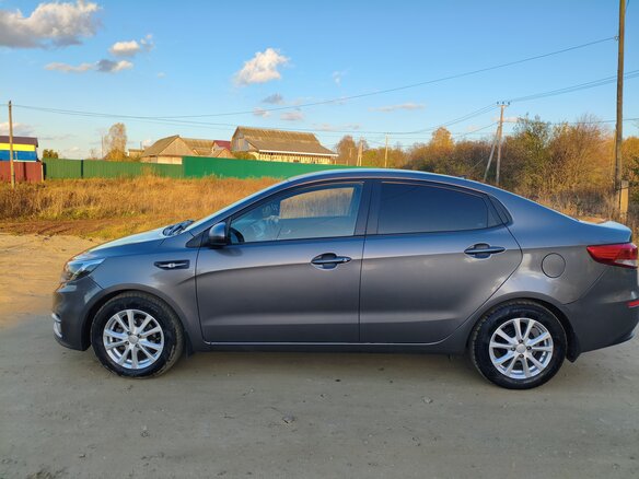2016 Kia Rio III Рестайлинг, серый - вид 5
