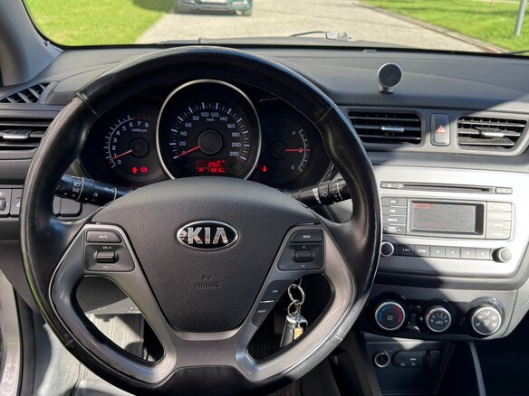 2016 Kia Rio III Рестайлинг, серебристый, 970000 рублей - вид 11
