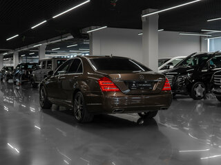 2010 Mercedes-Benz S-Класс 500 V (W221) Рестайлинг, коричневый, 2100000 рублей, вид 4