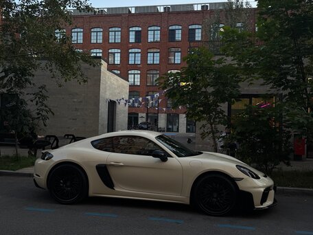 2017 Porsche Cayman III 718 (982), серый, 6000000 рублей, вид 4