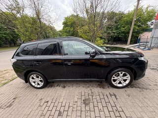 2013 Mitsubishi Outlander III, чёрный, 1290000 рублей, вид 4