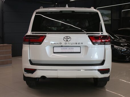 2026 Toyota Land Cruiser 300 Series, белый, 12888000 рублей, вид 2