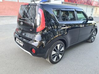 2017 Kia Soul II Рестайлинг, чёрный, 1470000 рублей, вид 3
