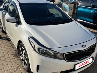2018 Kia Cerato III Рестайлинг (Classic), белый, 1450000 рублей, вид 3