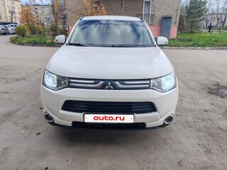 2012 Mitsubishi Outlander III, белый, 1100000 рублей, вид 2