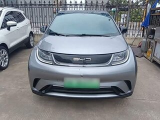 2023 BYD Dolphin 44.9 kWh I, серебристый, 1431213 рублей, вид 2