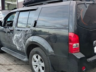 2009 Nissan Pathfinder III, чёрный, 1100000 рублей, вид 2