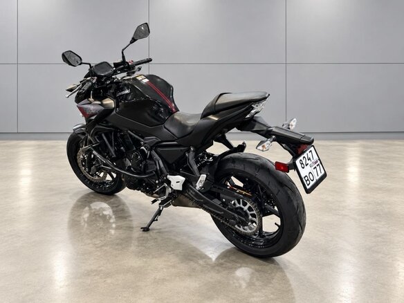 2021 Kawasaki Z 650, чёрный, 700000 рублей - вид 5
