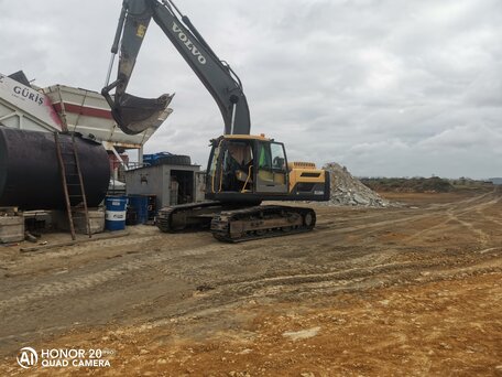2014 Volvo EC220DL, жёлтый, 14000000 рублей, вид 2