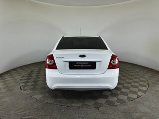 2010 Ford Focus II Рестайлинг, белый, 560000 рублей, вид 3