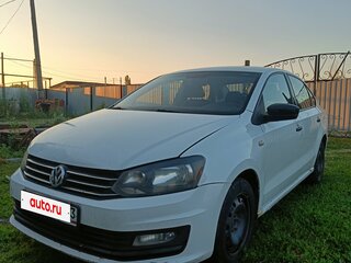 2018 Volkswagen Polo V Рестайлинг, белый, 600000 рублей, вид 1