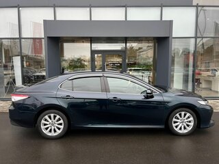 2018 Toyota Camry VIII (XV70), синий, 1980000 рублей, вид 4