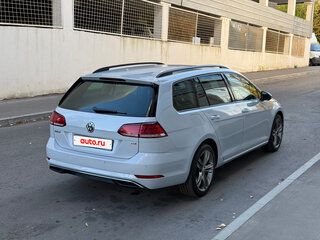 2017 Volkswagen Golf VII Рестайлинг, белый, 1800000 рублей, вид 5