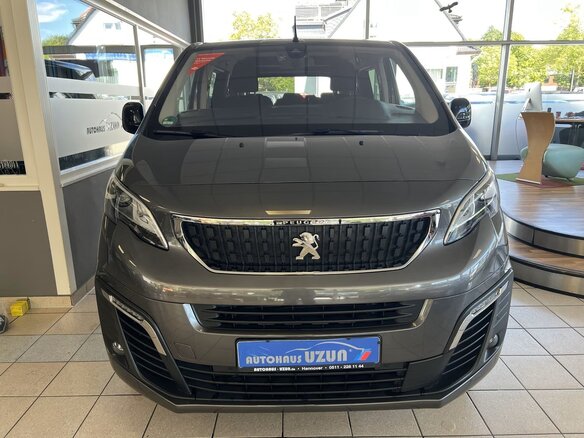 2022 Peugeot Traveller Compact I, серый, 3350000 рублей - вид 3