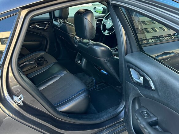 2015 Chrysler 200 II, серый, 1350000 рублей - вид 25