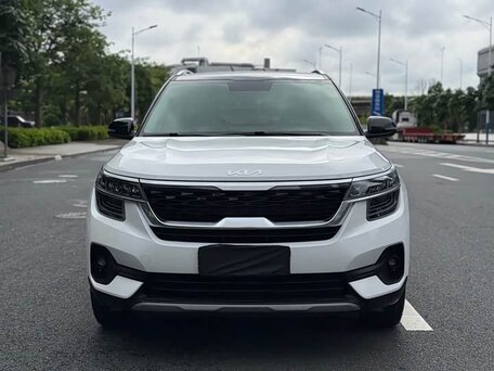 2021 Kia KX3, белый, 1370000 рублей, вид 2
