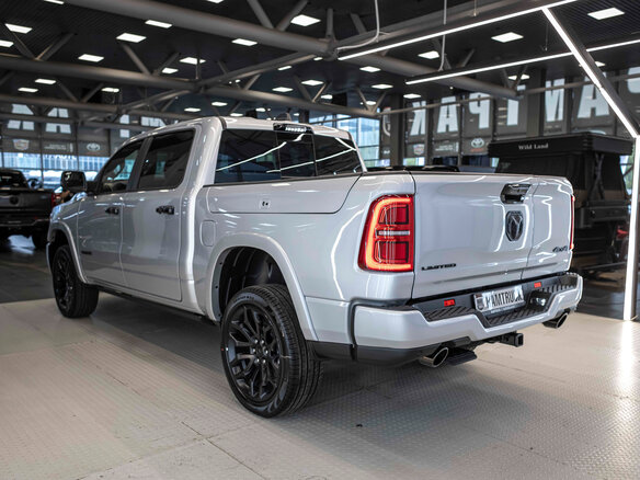 2026 Ram 1500 Crew Cab V Рестайлинг, серебристый, 9490000 рублей - вид 5