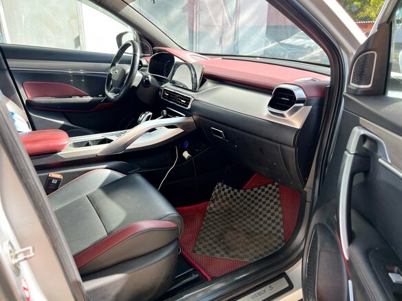 2021 Geely Coolray I, серый, 1600000 рублей - вид 6