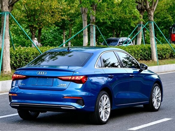 2021 Audi A3 35 TFSI Long IV (8Y), синий, 1700000 рублей - вид 3