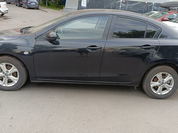 2013 Mazda 3 II (BL) Рестайлинг, чёрный, 900000 рублей - вид 3