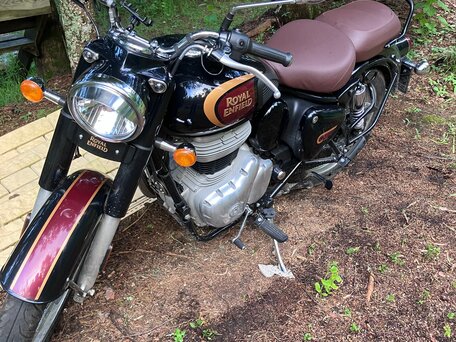 2024 Royal Enfield Classic 350, чёрный, 370000 рублей, вид 2