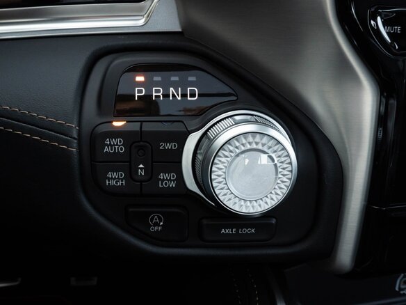 2026 Ram 1500 Crew Cab V Рестайлинг, синий, 10300000 рублей - вид 19