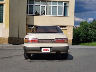 1992 Toyota Camry Prominent V30, белый, 220000 рублей, вид 3