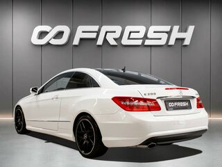 2013 Mercedes-Benz E-Класс 200 IV (W212, S212, C207) Рестайлинг, белый, 1760000 рублей, вид 2