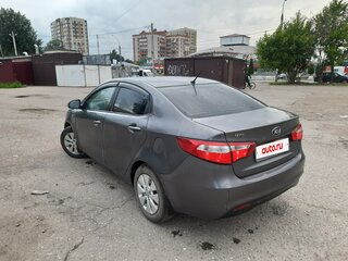 2013 Kia Rio 5-speed III, серый, 750000 рублей, вид 4