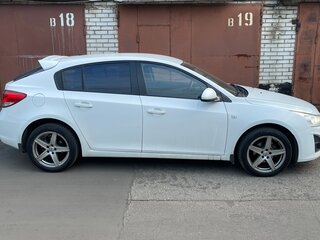 2013 Chevrolet Cruze I Рестайлинг, белый, 700000 рублей, вид 2