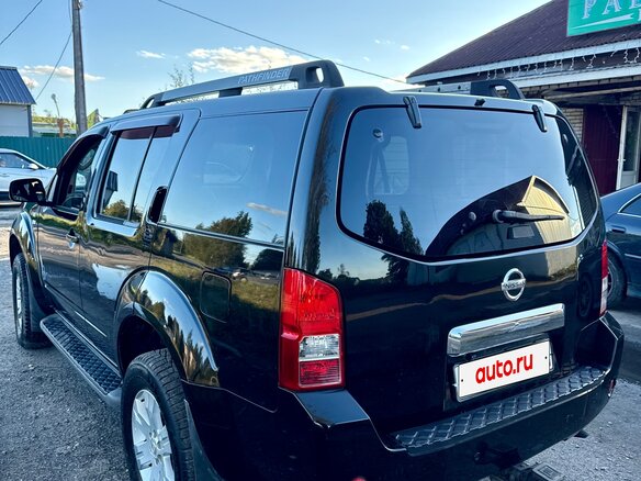 2005 Nissan Pathfinder III, чёрный - вид 9