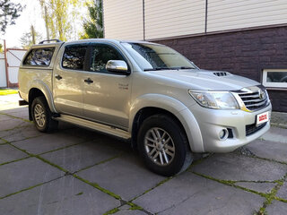 2013 Toyota Hilux VII Рестайлинг, серебристый, 2700000 рублей, вид 1