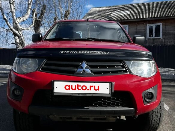 2010 Mitsubishi L200 IV, красный, 930000 рублей - вид 3