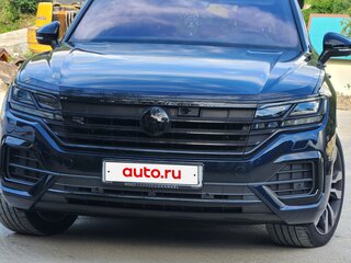2021 Volkswagen Touareg III, синий, 7500000 рублей, вид 2
