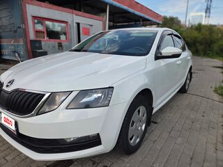 2019 Skoda Octavia III (A7) Рестайлинг, белый, 1600000 рублей, вид 2