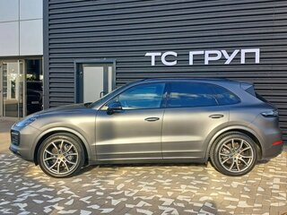 2020 Porsche Cayenne III, серый, 6990000 рублей, вид 2