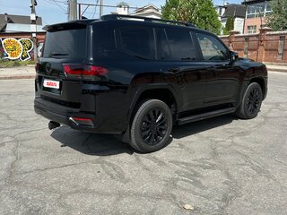2022 Toyota Land Cruiser 300 Series, чёрный, 12999999 рублей, вид 4