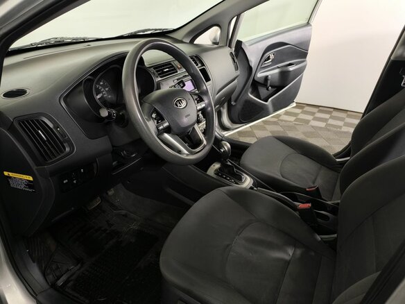2011 Kia Rio III (Global market), серебристый, 729000 рублей - вид 7
