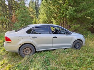 2014 Volkswagen Polo V, серебристый, 530000 рублей, вид 4