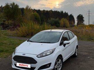 2016 Ford Fiesta Mk6 Рестайлинг, белый, 870000 рублей, вид 1