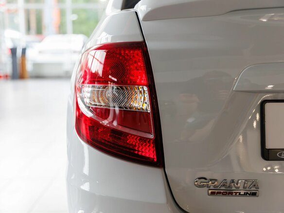 2026 Lada (ВАЗ) Granta Drive Active/Sportline Sportline I Рестайлинг, белый, 1369000 рублей - вид 23