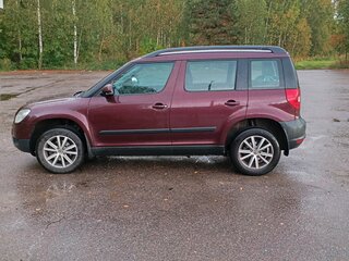 2013 Skoda Yeti I, красный, 700000 рублей, вид 5