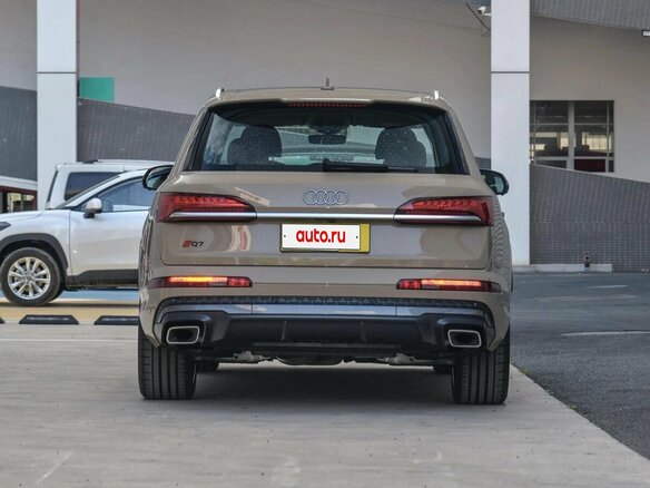 2025 Audi Q7 55 TFSI II (4M) Рестайлинг 2, бежевый, 13100000 рублей - вид 6