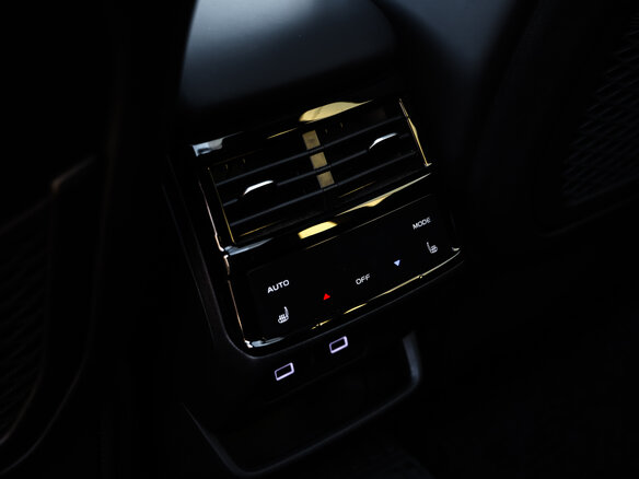 2024 Geely Monjaro I, чёрный, 3399777 рублей - вид 26