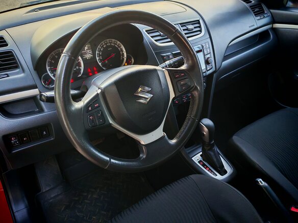2011 Suzuki Swift IV, красный - вид 9