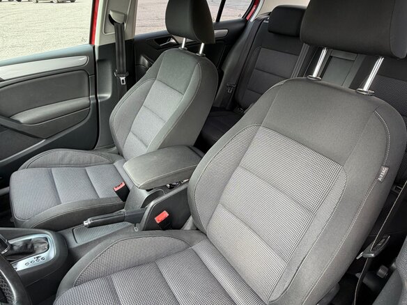 2011 Volkswagen Golf VI, красный, 1030000 рублей - вид 9