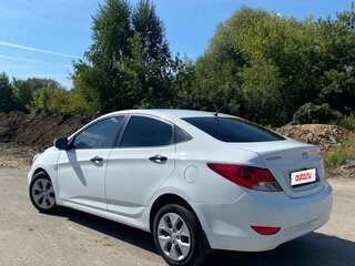 2013 Hyundai Solaris I, белый, 610000 рублей, вид 4